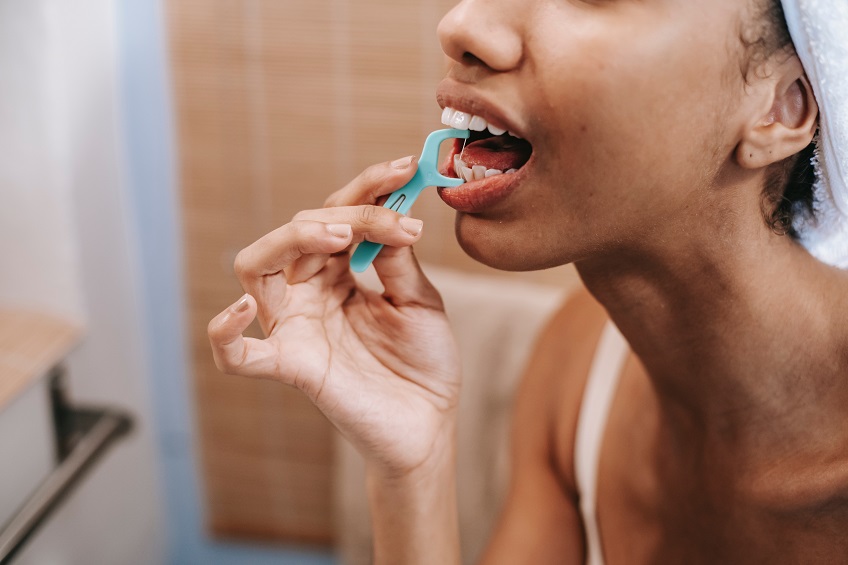 Cleaning between teeth
